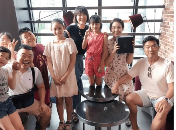 이아현 인스타 중 (옥동자 가족과 함께) 이아현 인스타 중