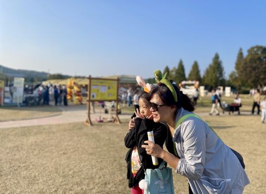 ‘한강’ 노벨문학상 수상에 독서 열풍… 6천 명 이상 ‘경기 다독다독 축제’ 찾아 독서 나들이 즐겨
