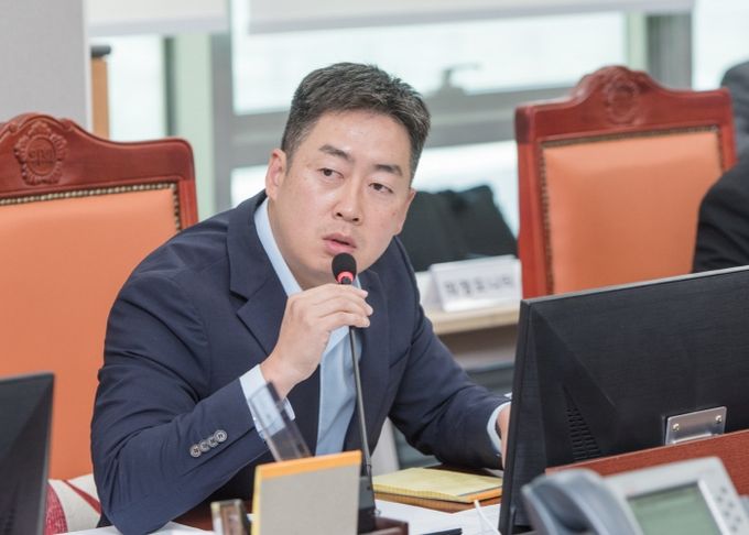 경기도의회 기획재정위원회 소속 박진영 의원(더불어민주당, 화성8)