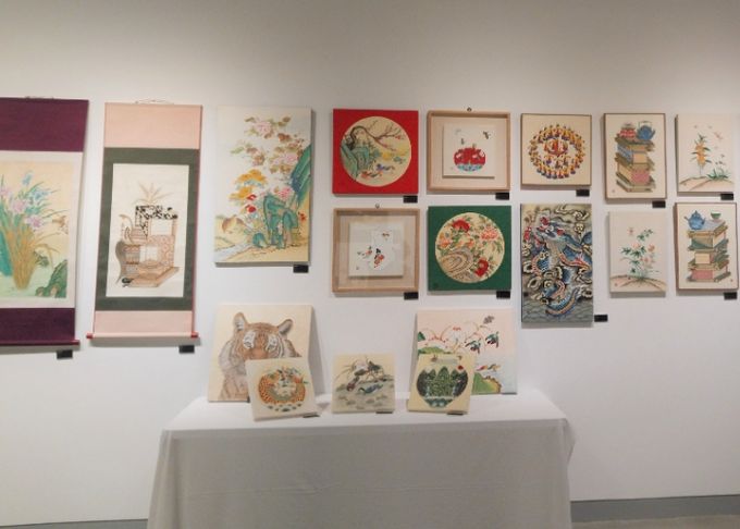 11월 1일까지 서울 한전아트센터 제1전시관에서 열리는 '2025년 도서관 문화예술 동아리 축제' 에 전시 중인 광명시 하안도서관 '민화연구회'의 민화.