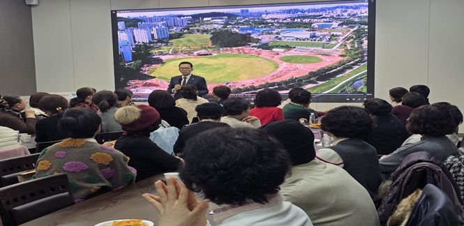 자원봉사 공로격려 및 지속참여 위한 소통의장 마련