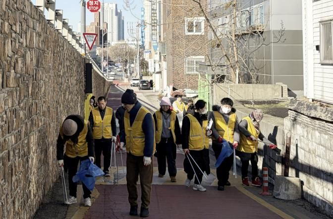 수원시 장안구 연무동, 마음샘정신재활센터와 함께 겨울 연말맞이 대청소 실시