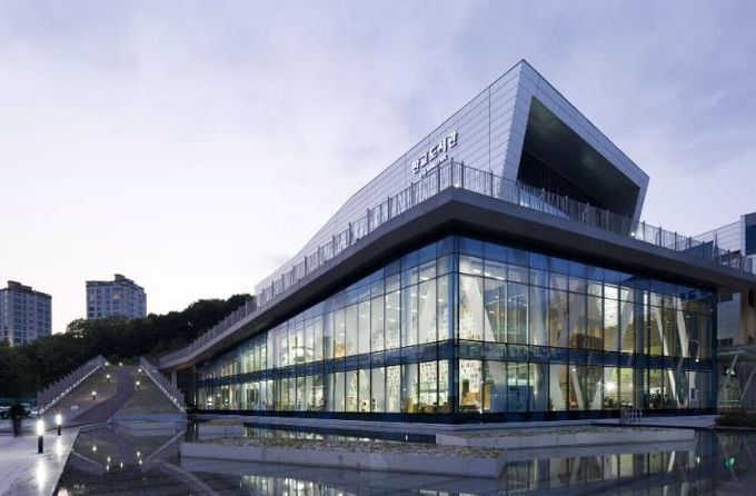 판교도서관-전경