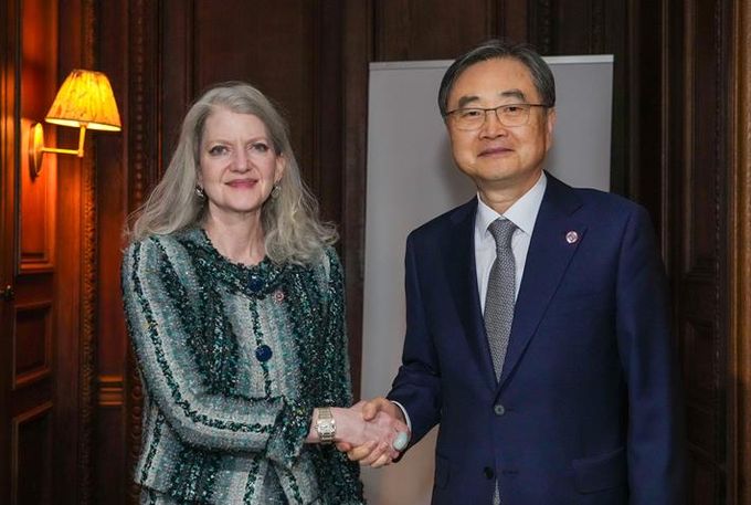 앨리슨 후커(Allison Hooker) 美 국무부 정무차관과 조현 외교장관